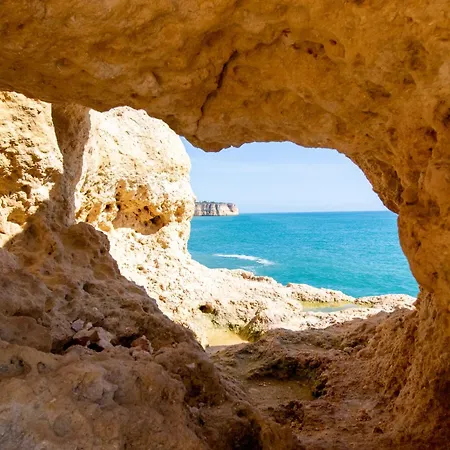 Rocha Apartment, With Pool, 100m From The Beach! Appartement