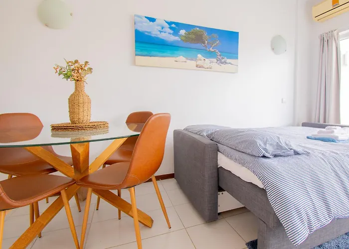 Rocha Apartment, With Pool, 100m From The Beach! * Portimão