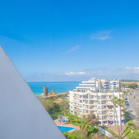 Rocha Apartment, With Pool, 100m From The Beach! بورتيماو