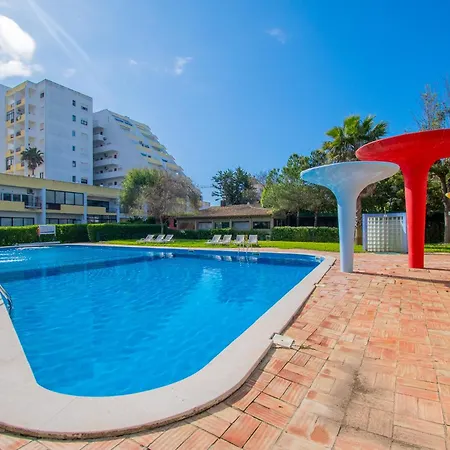 Rocha Apartment, With Pool, 100m From The Beach! بورتيماو