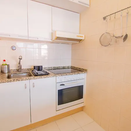 Rocha Apartment, With Pool, 100m From The Beach! * بورتيماو