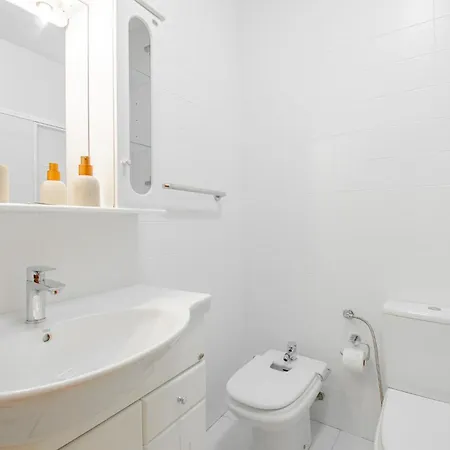 شقة Rocha Apartment, With Pool, 100m From The Beach!