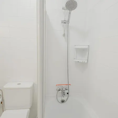 Rocha Apartment, With Pool, 100m From The Beach! بورتيماو