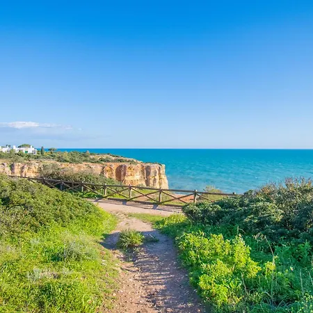 Rocha Apartment, With Pool, 100m From The Beach! شقة